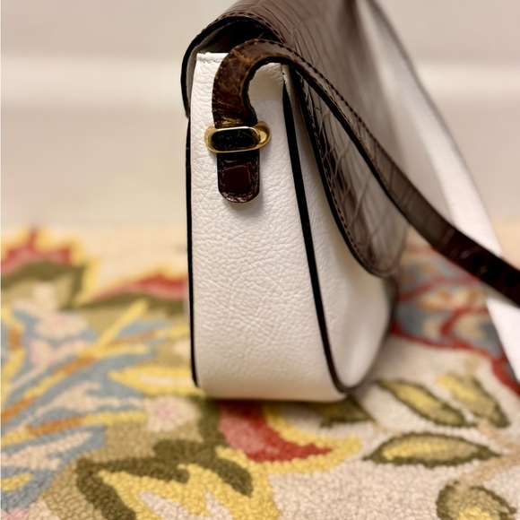 BALLY Vintage Two-Tone Leather Crossbody W/ Brown Croc Flap & Whte Pebbled Body - Picture 4 of 16